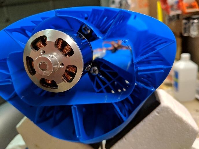 Cross mount screwed to the fuselage
