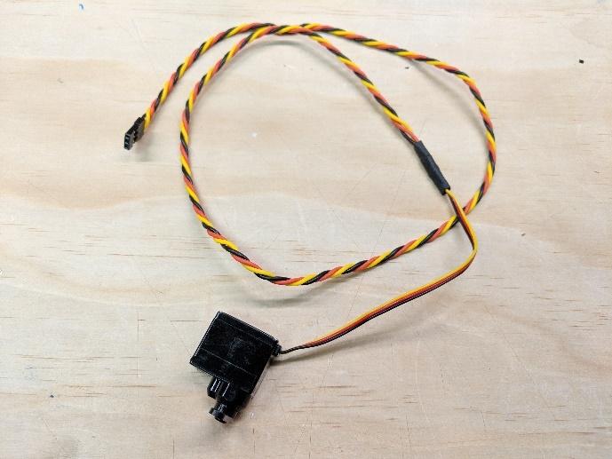 Servo extension on the rudder servo