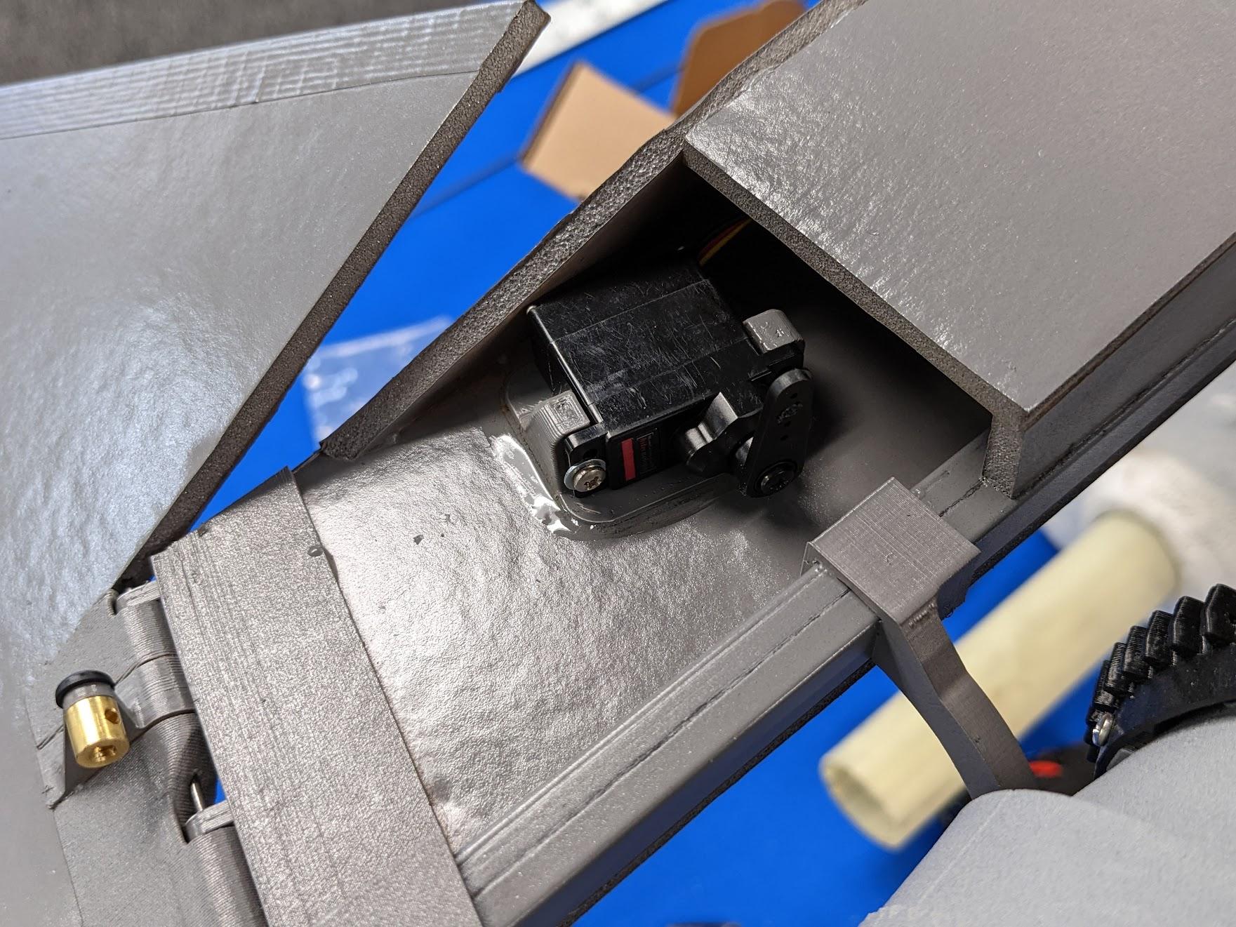 Servo mount plates glued in