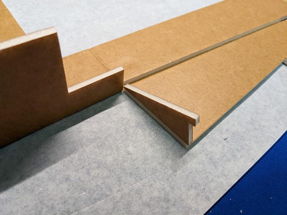Notched triangular wedges