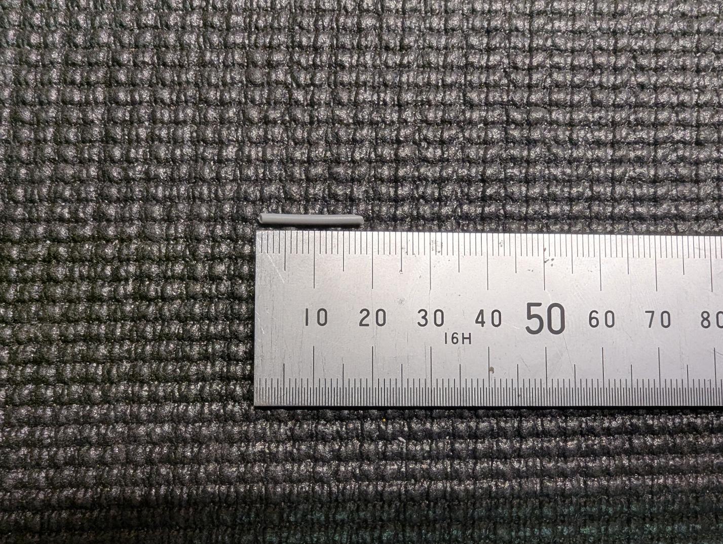 Filament alignment guide pins