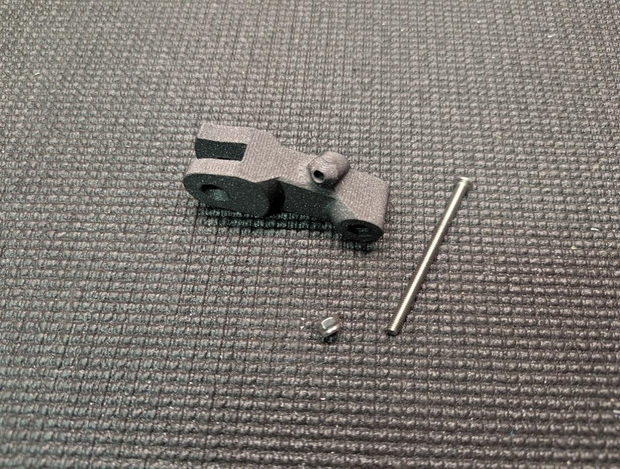 Main gear axle bolt