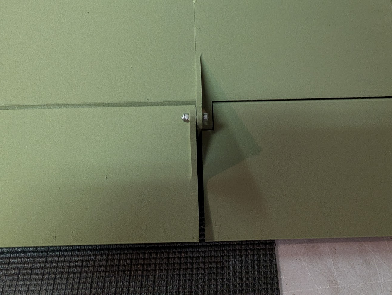 Flap hinge hardware