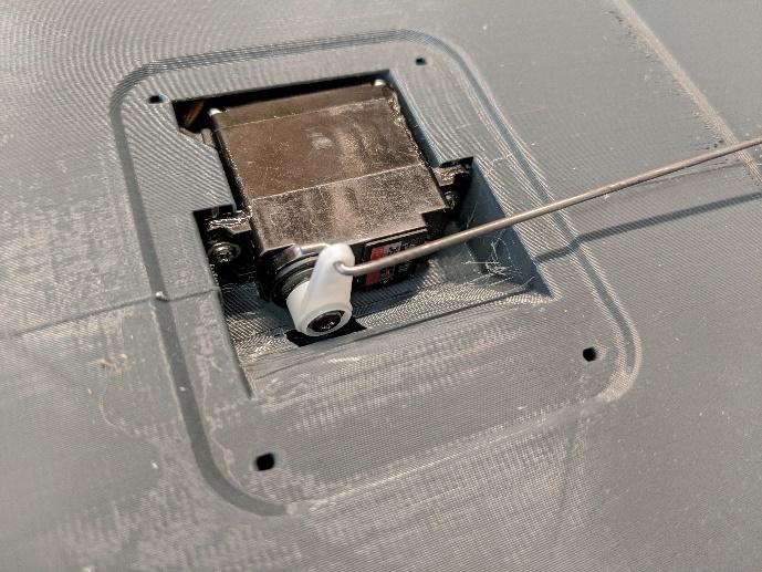 Flaperon servo and pushrod installed