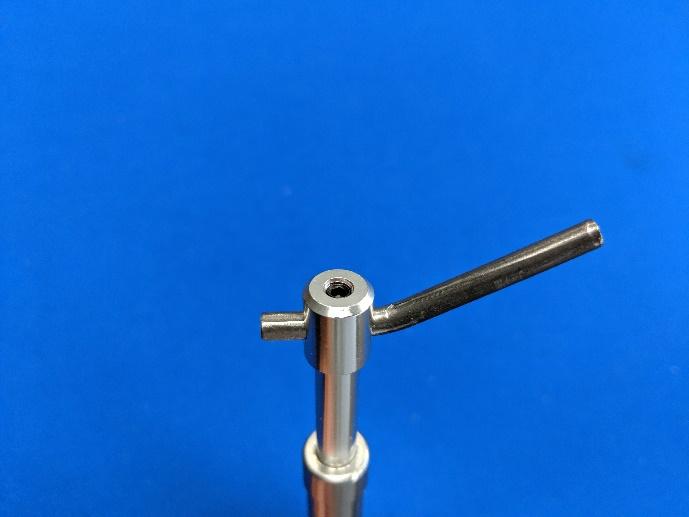 Main gear axle fixed to the strut